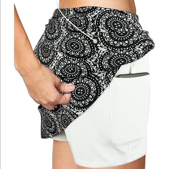 Athletic skirt with built in shorts with pocket - Picture 3 of 6